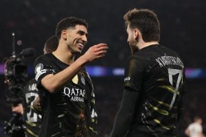 Achraf Hakimi and Khvica Kvaratskhelia from the 2025-26 Champions League match against Chelsea