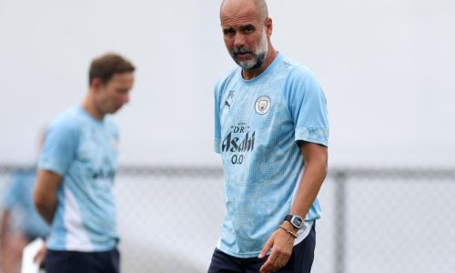 Soccer Football - FIFA Club World Cup - Manchester City Training - Lynn University, Boca Raton, Florida, U.S. - June 29, 2025 Manchester City manager Pep Guardiola during training REUTERS/Hannah Mckay