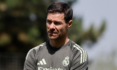 Xabi-Alonso-Real-Madrid-first-day
